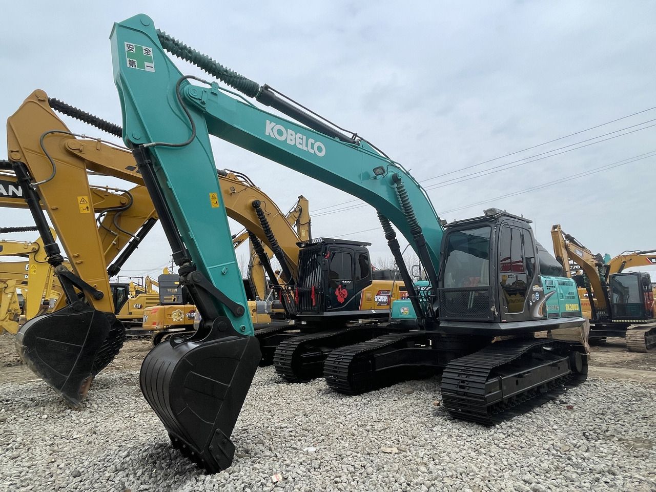 2023 Kobelco SK200-8 crawler excavator, side profile view 2023 Kobelco SK200-8 crawler excavator, side profile view