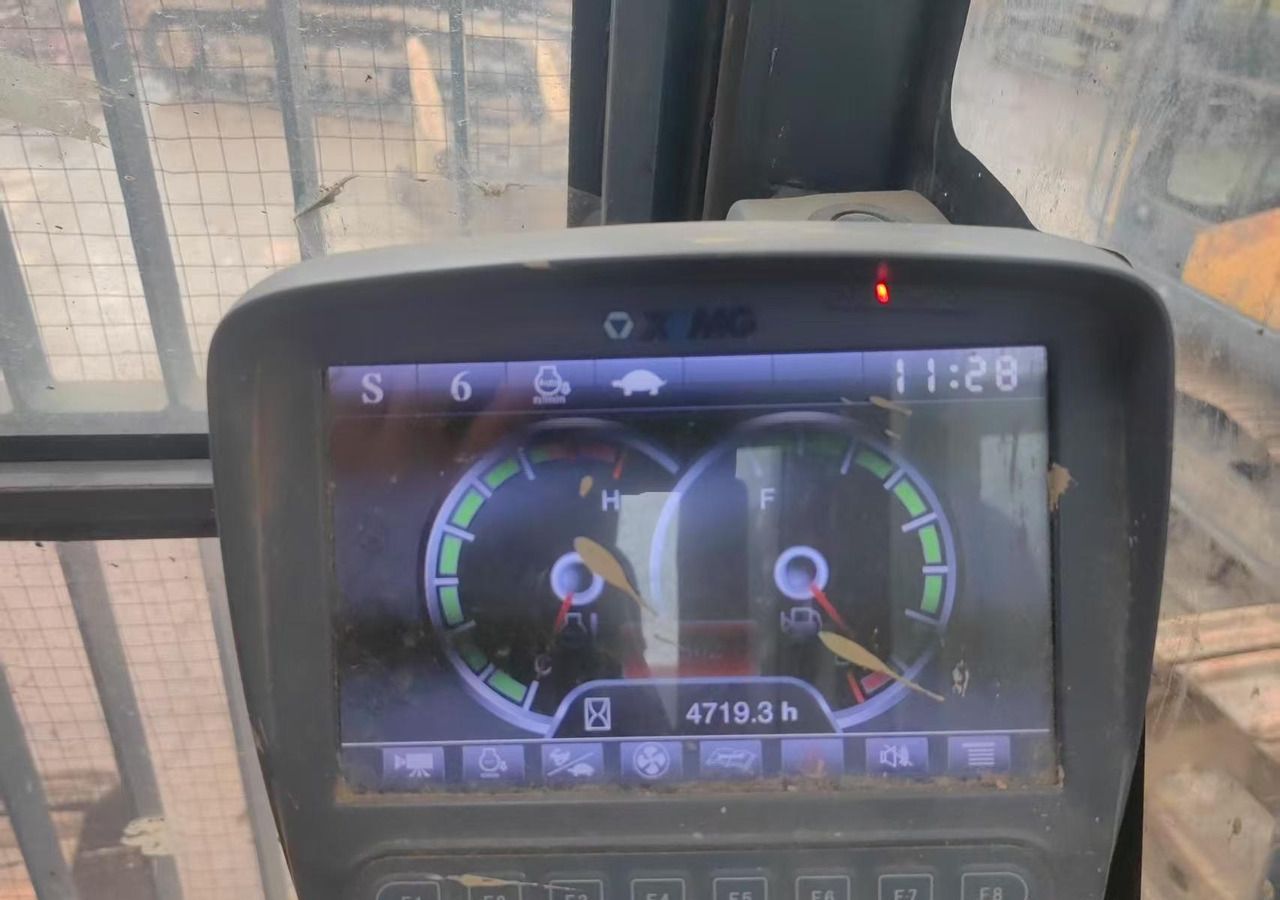 2019 XCMG XE490DK crawler excavator interior monitor view 2019 XCMG XE490DK crawler excavator interior monitor view