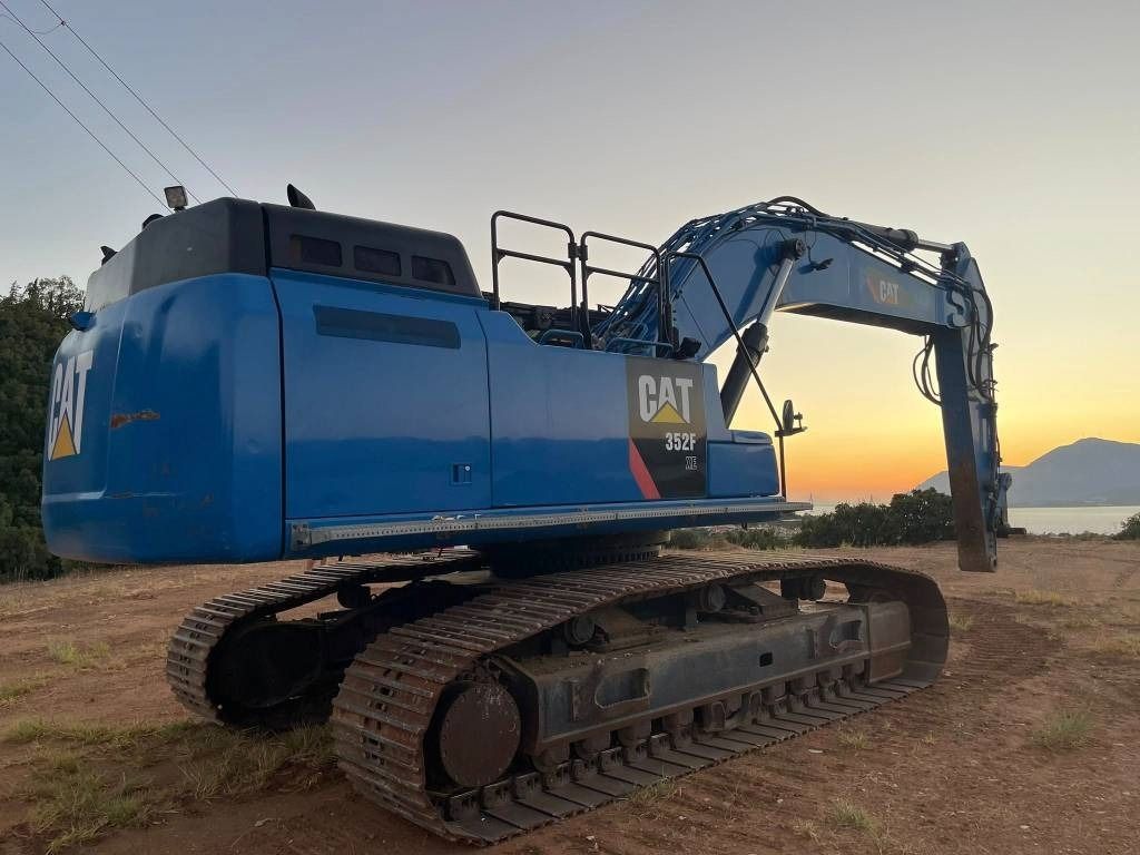 2018 Caterpillar 352F XE crawler excavator, rear three-quarter view 2018 Caterpillar 352F XE crawler excavator, rear three-quarter view