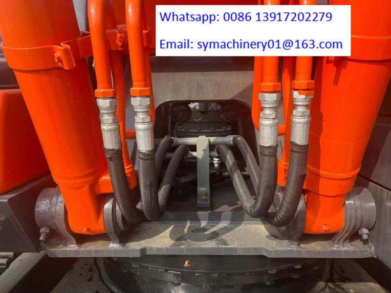 2023 Hitachi ZX200 crawler excavator hydraulic boom cylinders detail 2023 Hitachi ZX200 crawler excavator hydraulic boom cylinders detail