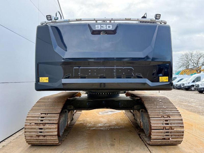2020 Liebherr R930 LC V crawler excavator rear view 2020 Liebherr R930 LC V crawler excavator rear view