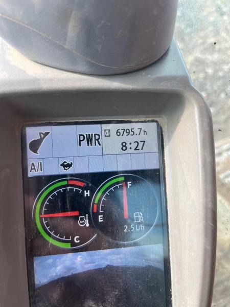 2016 Hitachi ZX225USLC-5B crawler excavator digital dashboard display