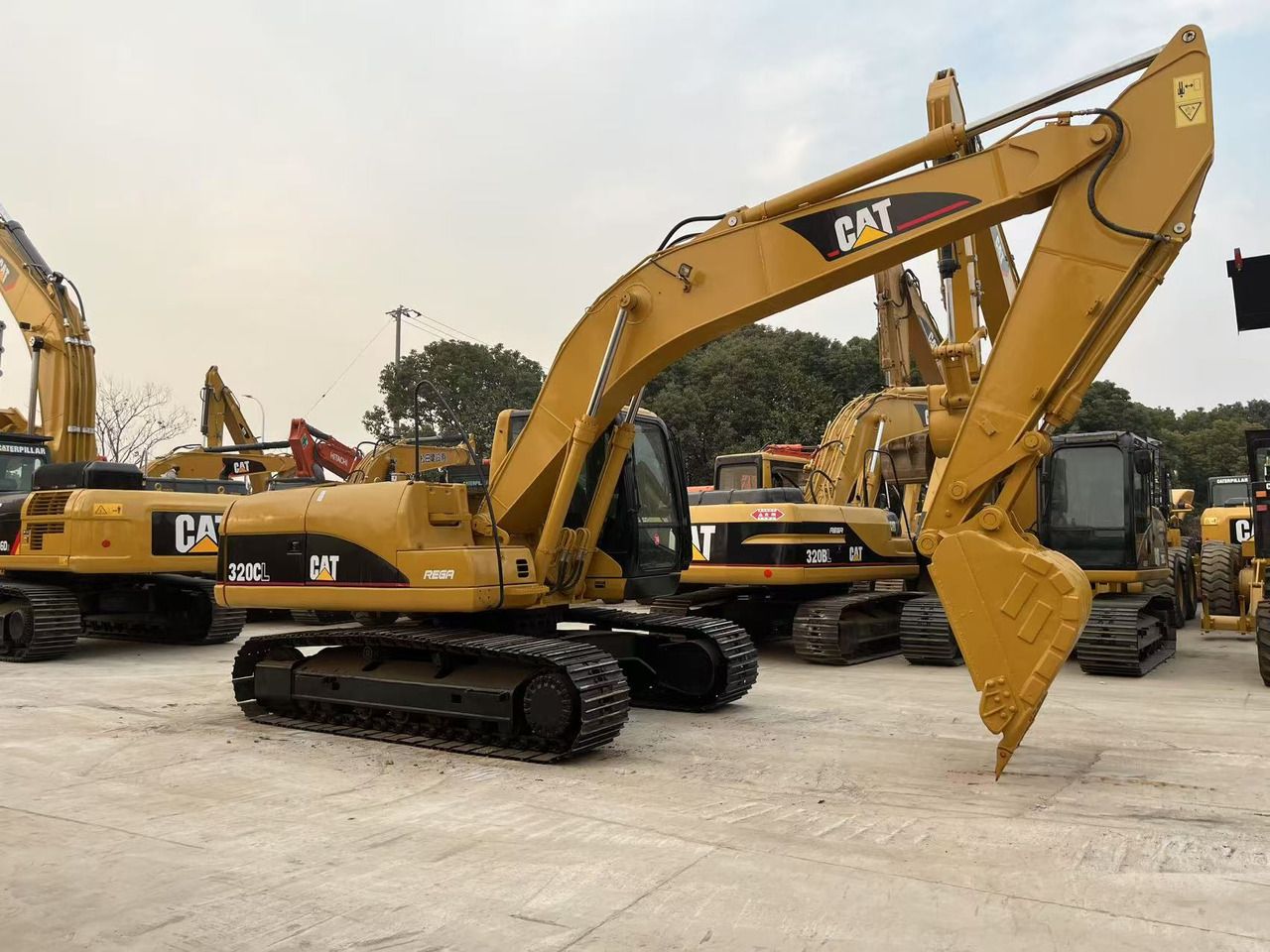 2013 Caterpillar 320CL Raupenbagger, Seitenansicht