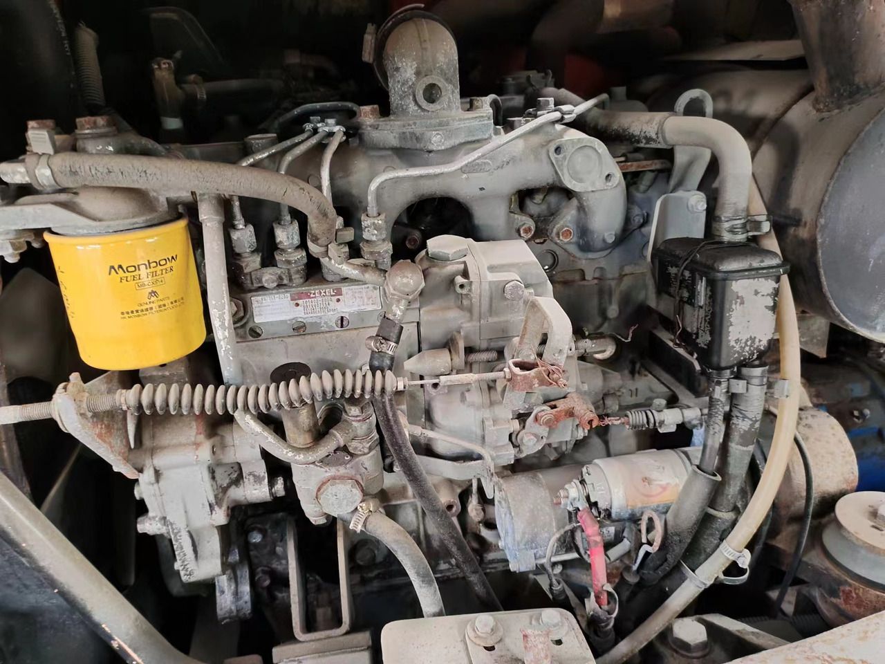 2015 Doosan DH55 mini excavator engine compartment view 2015 Doosan DH55 mini excavator engine compartment view