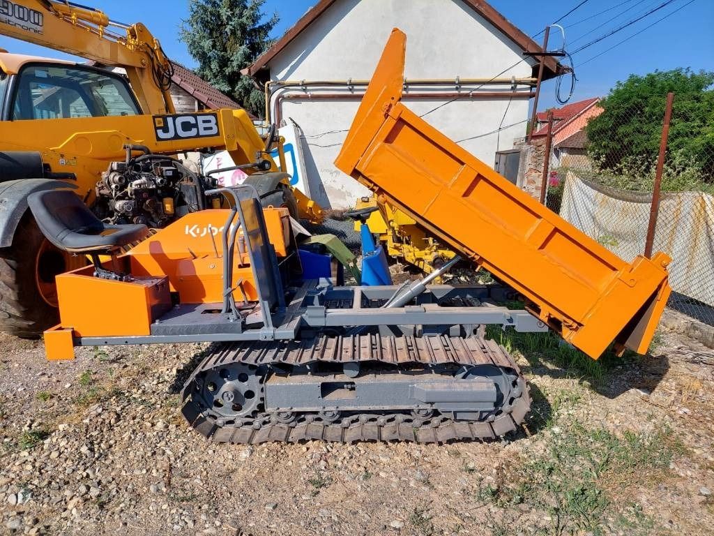 1998 Kubota RG-15 mini excavator, side view 1998 Kubota RG-15 mini excavator, side view