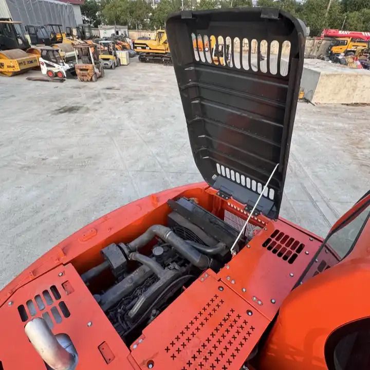 2020 Doosan DX140LC-9C crawler excavator engine compartment view 2020 Doosan DX140LC-9C crawler excavator engine compartment view