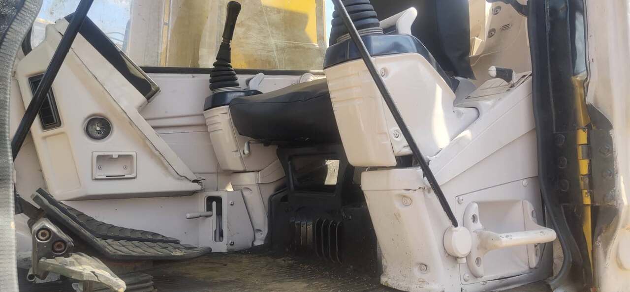 2016 Caterpillar 320BL crawler excavator interior cab view 2016 Caterpillar 320BL crawler excavator interior cab view