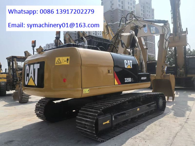 Excavadora de orugas Caterpillar 320D2L 2026, vista trasera tres cuartos Excavadora de orugas Caterpillar 320D2L 2026, vista trasera tres cuartos