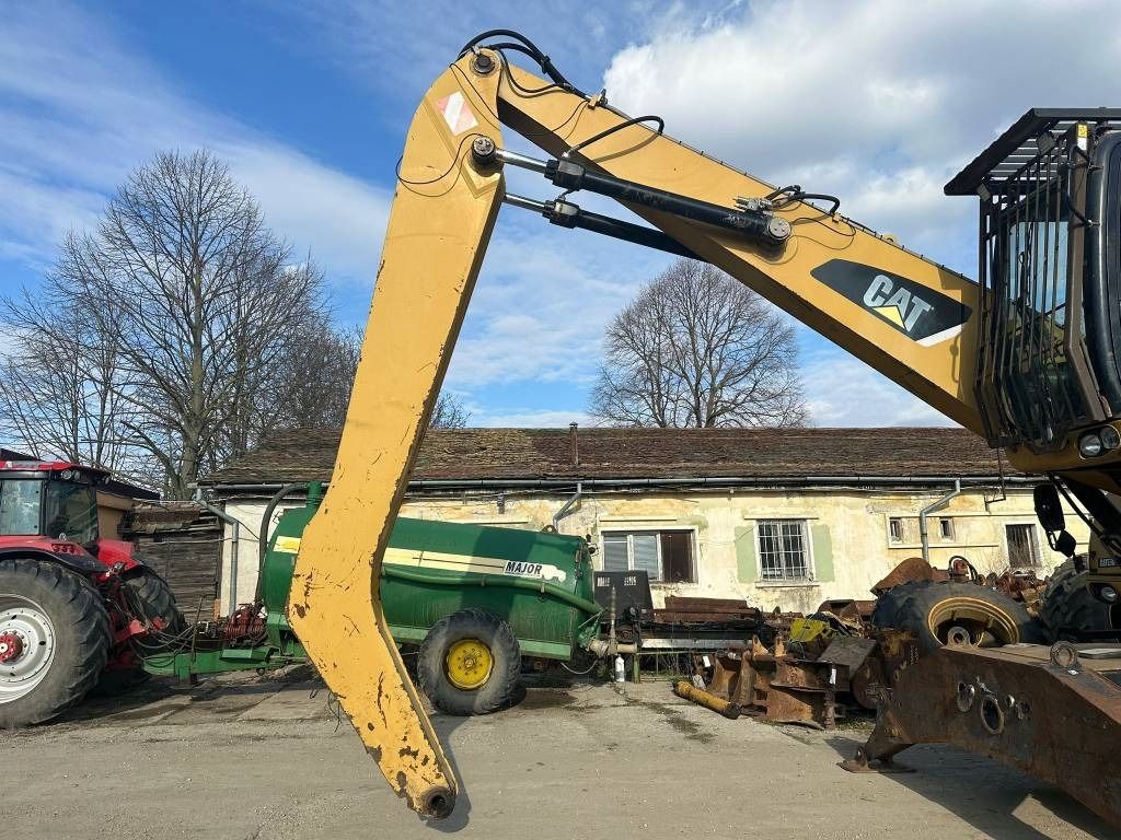 2008 Caterpillar M318D MH material handler boom view 2008 Caterpillar M318D MH material handler boom view