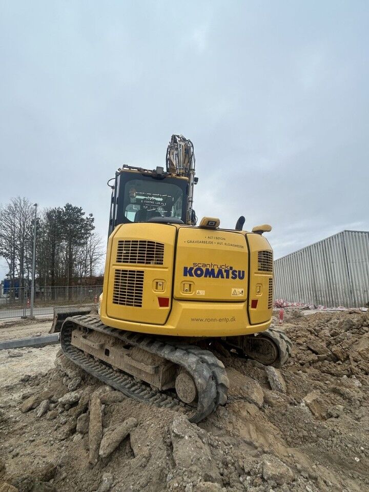 2021 Komatsu PC88MR-11EO mini excavator rear view 2021 Komatsu PC88MR-11EO mini excavator rear view