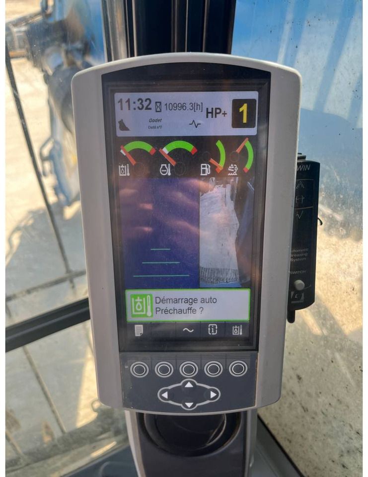 2019 Caterpillar 390F crawler excavator cab monitor display 2019 Caterpillar 390F crawler excavator cab monitor display