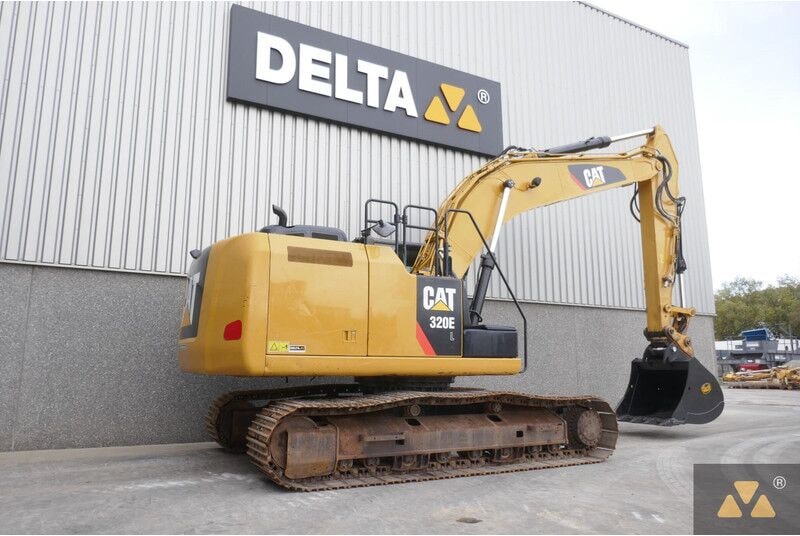 2016 Caterpillar 320EL crawler excavator, side profile view