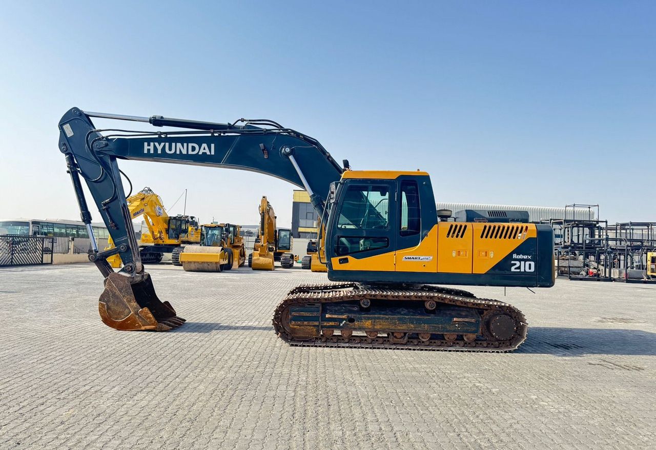 2019 Hyundai Robex 210 crawler excavator side view