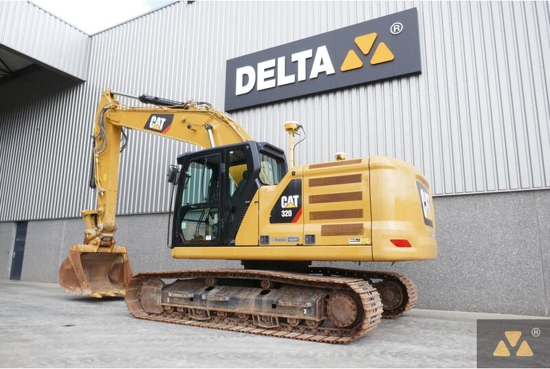 2019 Caterpillar 320 crawler excavator side view 2019 Caterpillar 320 crawler excavator side view
