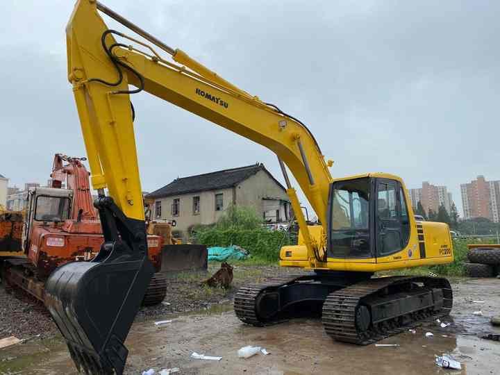 2023 Komatsu PC200-6 crawler excavator, side view