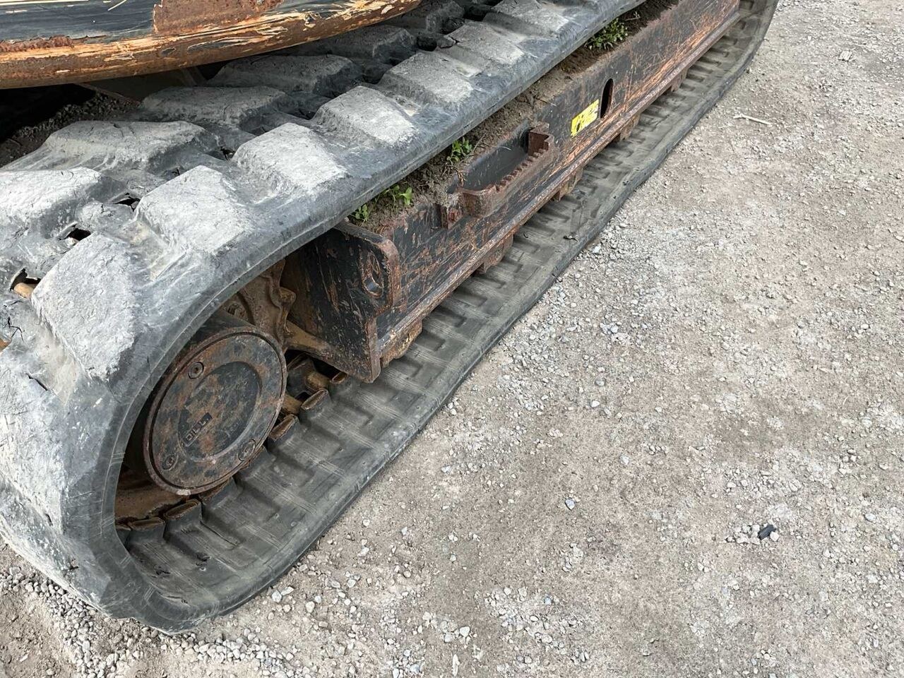 2017 Bobcat E85 crawler excavator track detail 2017 Bobcat E85 crawler excavator track detail