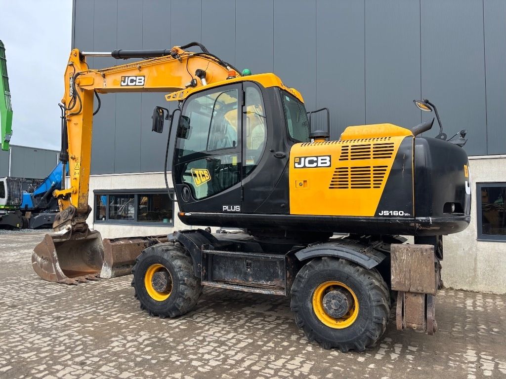 2018 JCB JS160W wheel excavator, side view 2018 JCB JS160W wheel excavator, side view