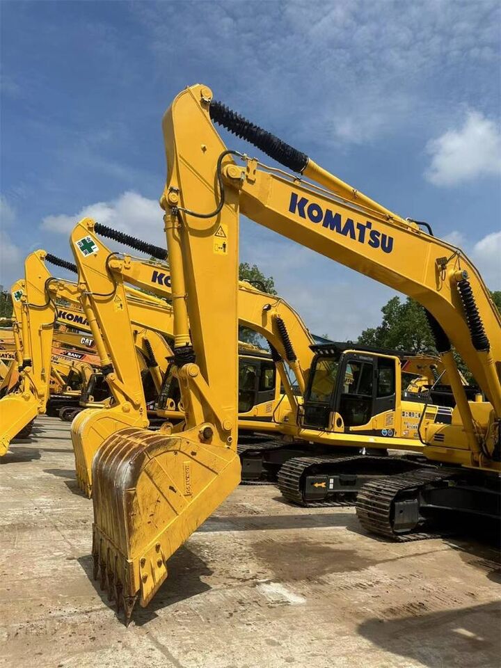 2024 Komatsu PC200 crawler excavator, front three-quarter view 2024 Komatsu PC200 crawler excavator, front three-quarter view
