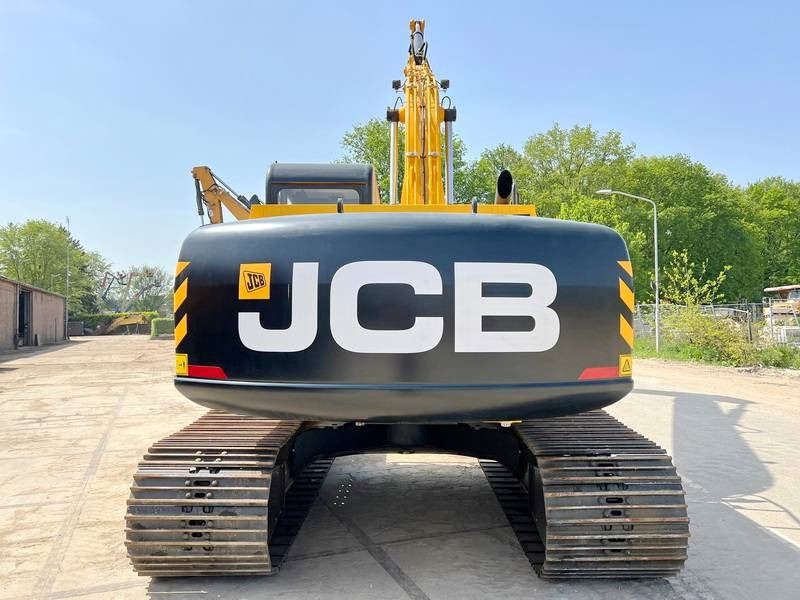 2025 JCB 245 HDLR excavator, rear view