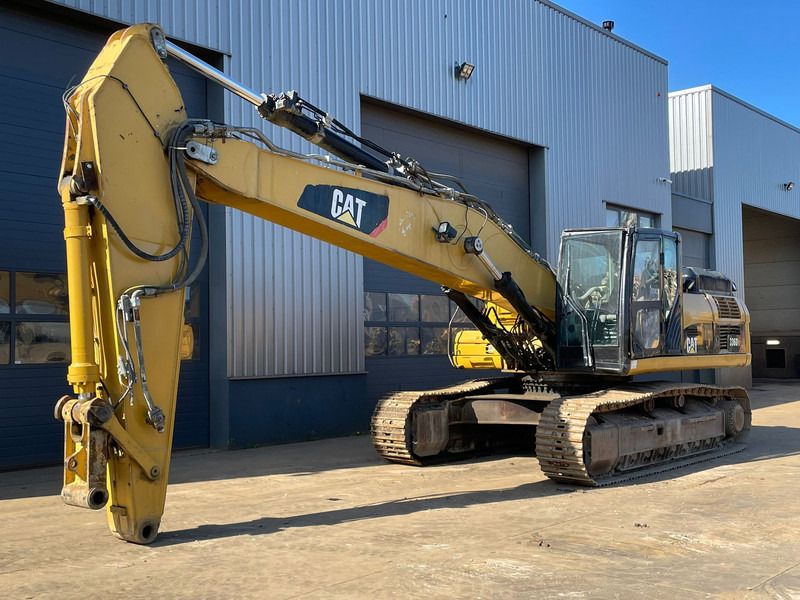 2012 Caterpillar 336D crawler excavator, side view 2012 Caterpillar 336D crawler excavator, side view