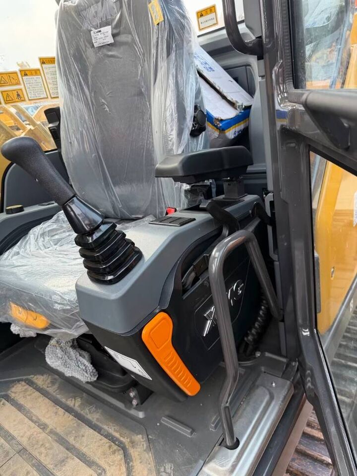 New 2026 XCMG XE215 Crawler Excavator New 2026 XCMG XE215 Crawler Excavator