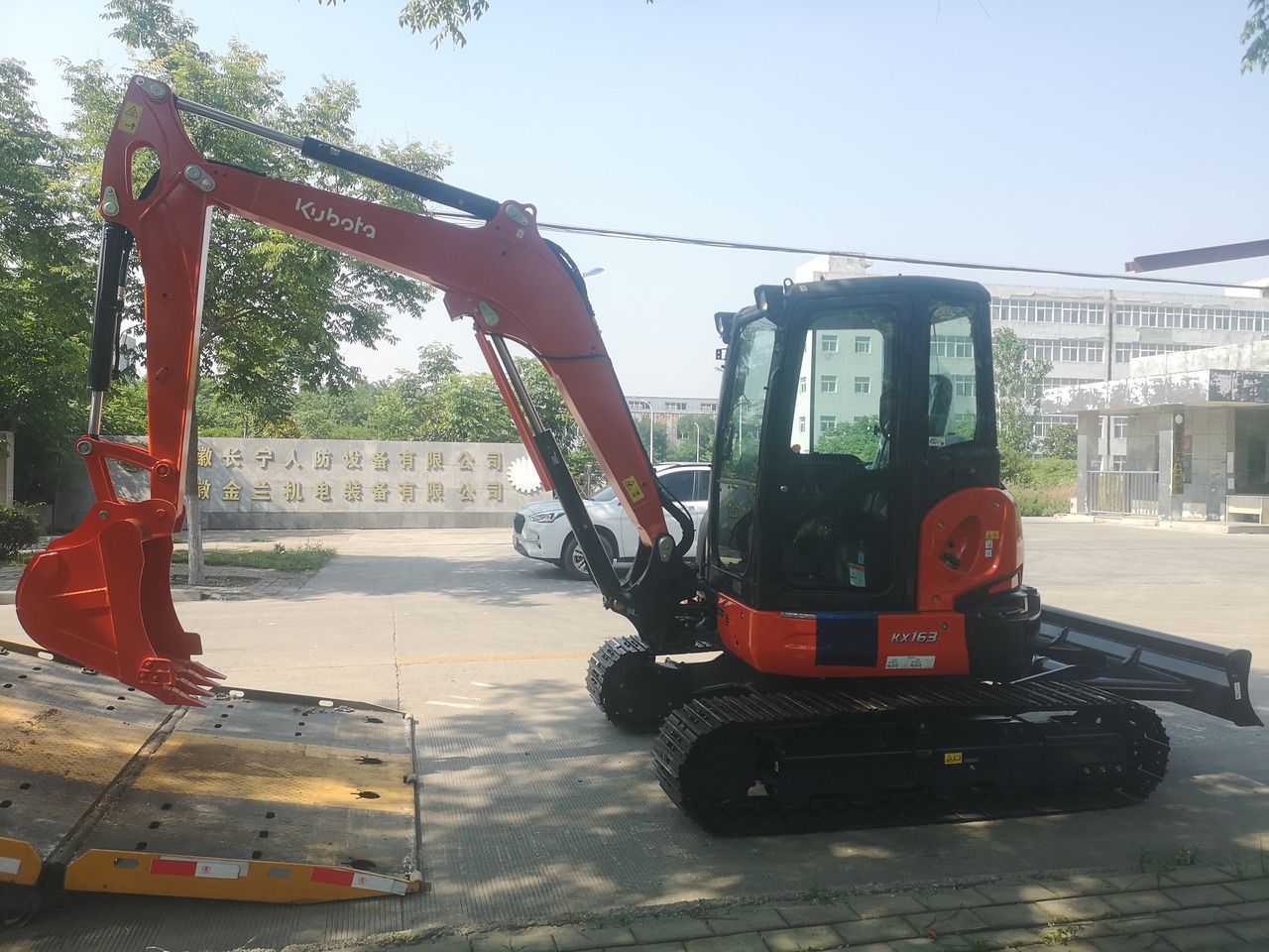 2026 Kubota KX163-5 mini excavator, side profile view 2026 Kubota KX163-5 mini excavator, side profile view