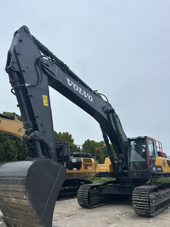 2024 Volvo EC480 crawler excavator, front three-quarter view 2024 Volvo EC480 crawler excavator, front three-quarter view