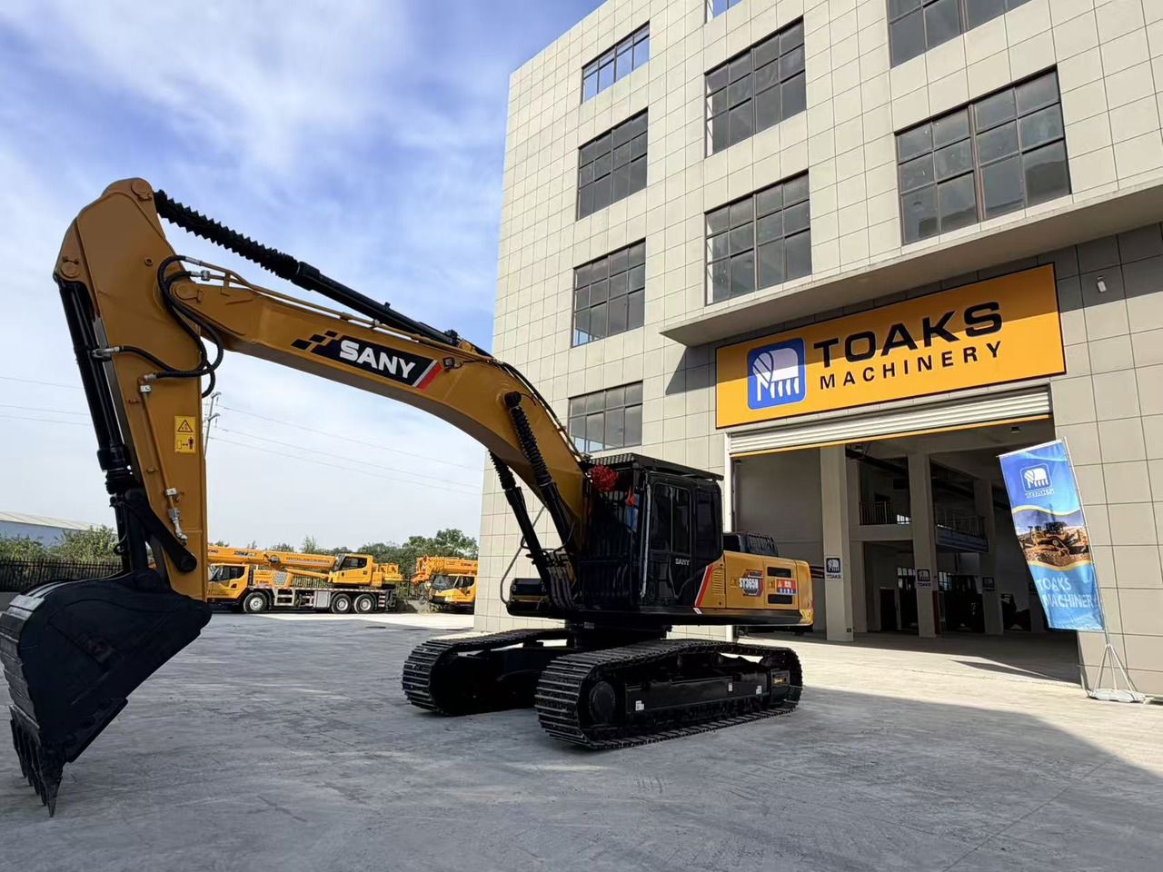 2024 Sany SY365H crawler excavator, side view 2024 Sany SY365H crawler excavator, side view