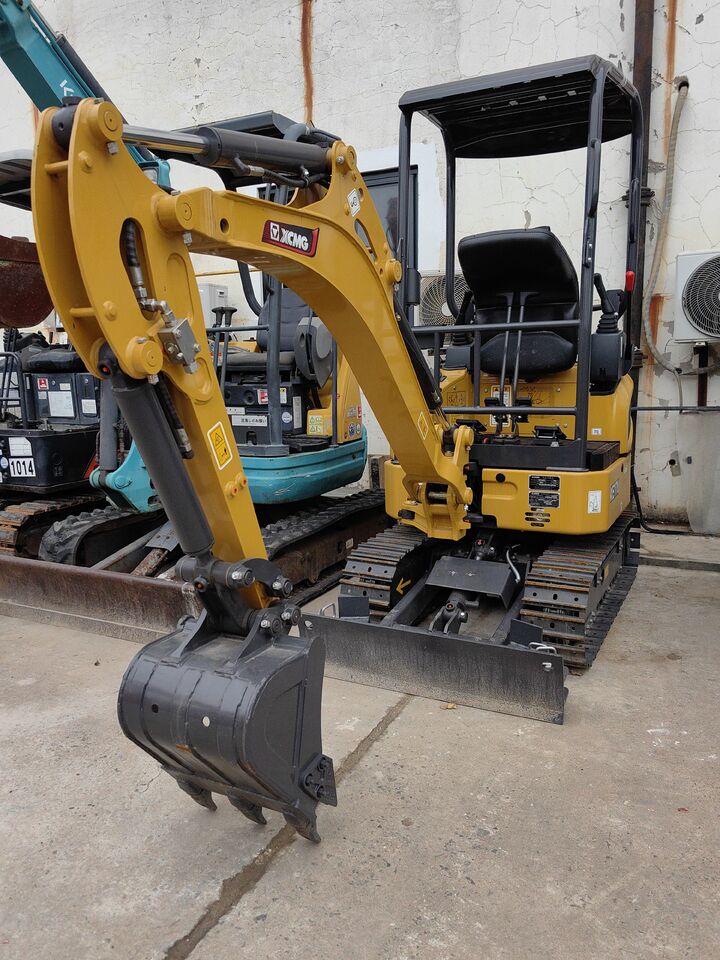 2026 XCMG SY17U mini excavator, front three-quarter view 2026 XCMG SY17U mini excavator, front three-quarter view