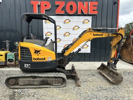 2015 Bobcat E26 mini excavator, side view 2015 Bobcat E26 mini excavator, side view