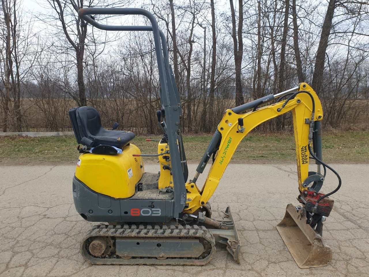 2017 Wacker Neuson 803 mini excavator side view 2017 Wacker Neuson 803 mini excavator side view