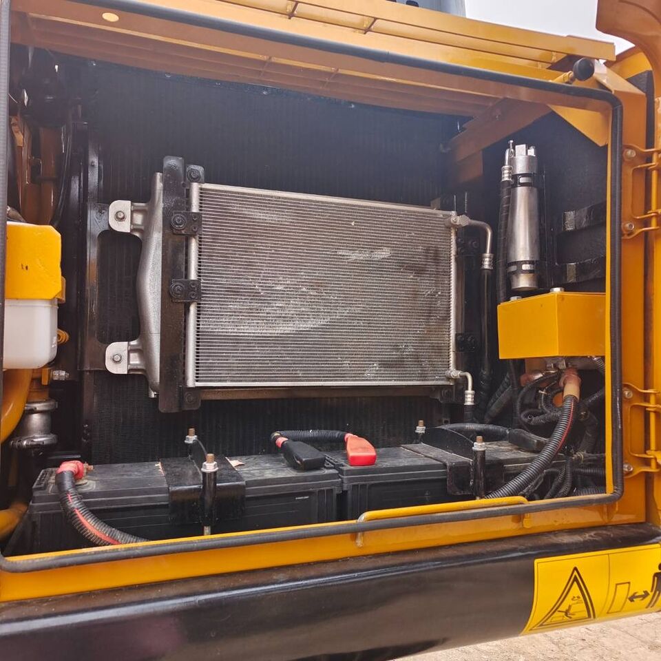 2024 Sany SY215C crawler excavator engine compartment view 2024 Sany SY215C crawler excavator engine compartment view