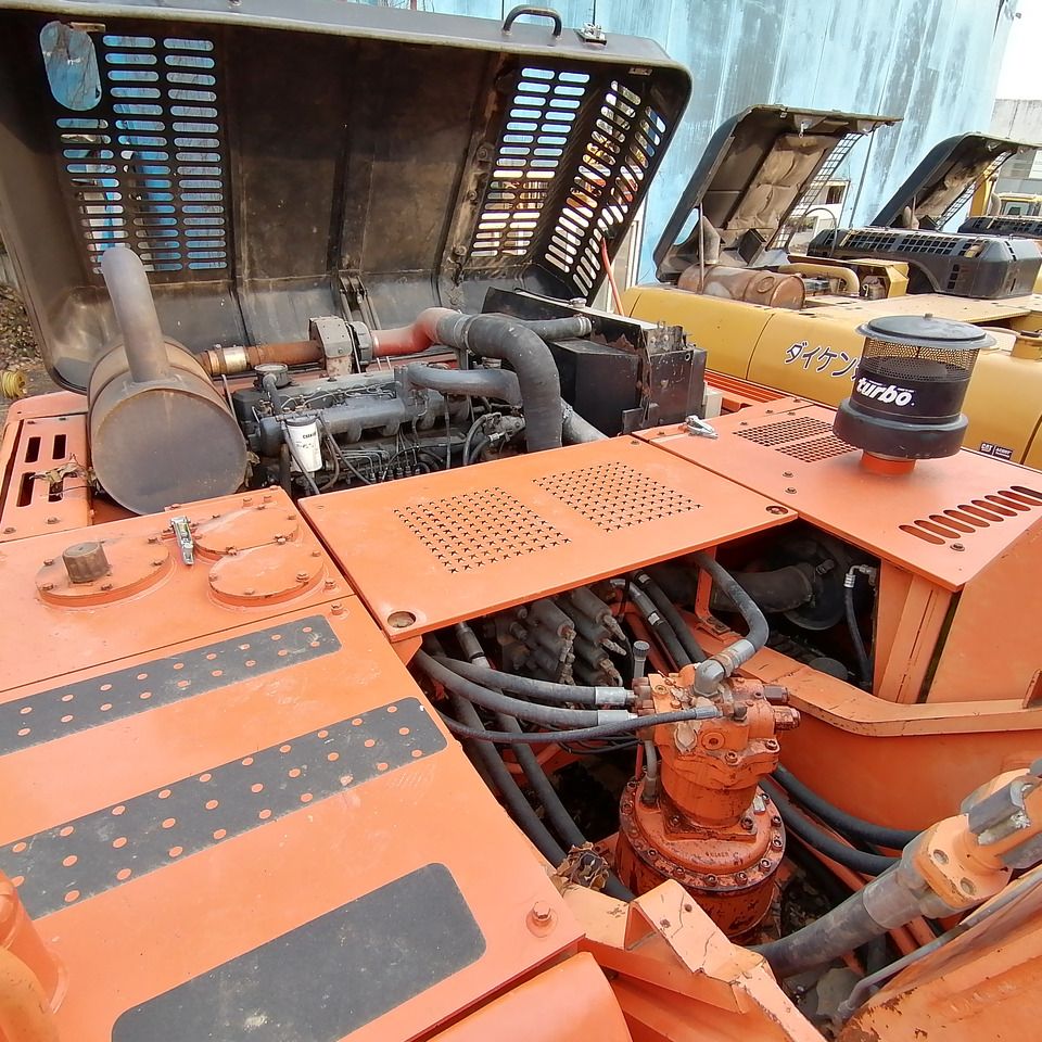 2018 Doosan 420-7 excavator engine compartment view 2018 Doosan 420-7 excavator engine compartment view