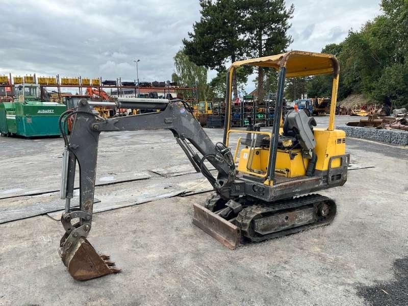 2000 Volvo EB12 mini excavator, side view 2000 Volvo EB12 mini excavator, side view