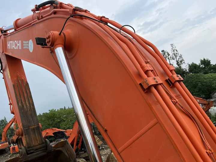 2024 Hitachi ZX470-5G crawler excavator boom detail
