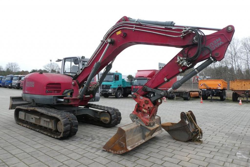 2012 Wacker Neuson 14504 E11-01 crawler excavator, side view 2012 Wacker Neuson 14504 E11-01 crawler excavator, side view