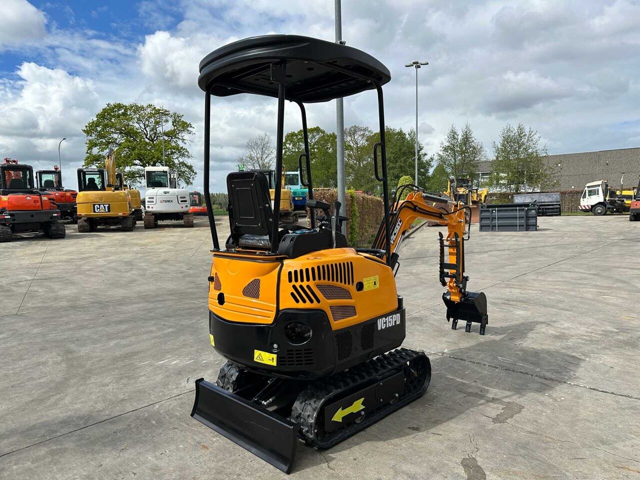 2025 Vicsec VC15PD mini excavator, rear three-quarter view
