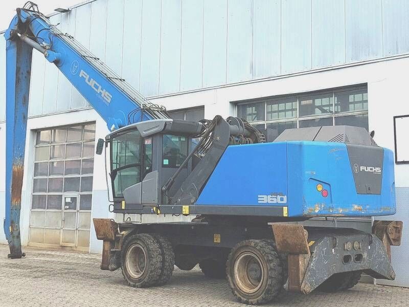 2017 Fuchs MHL360 F material handler side view 2017 Fuchs MHL360 F material handler side view