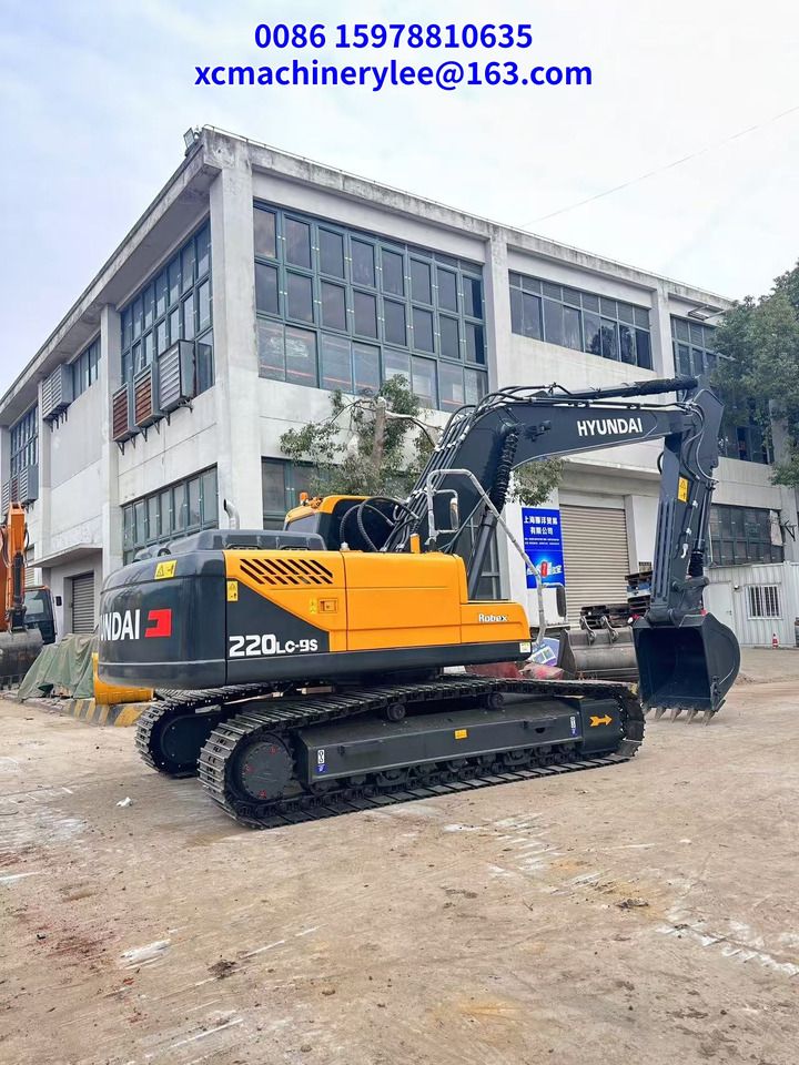 2024 Hyundai 220LC-9S crawler excavator, rear three-quarter view 2024 Hyundai 220LC-9S crawler excavator, rear three-quarter view