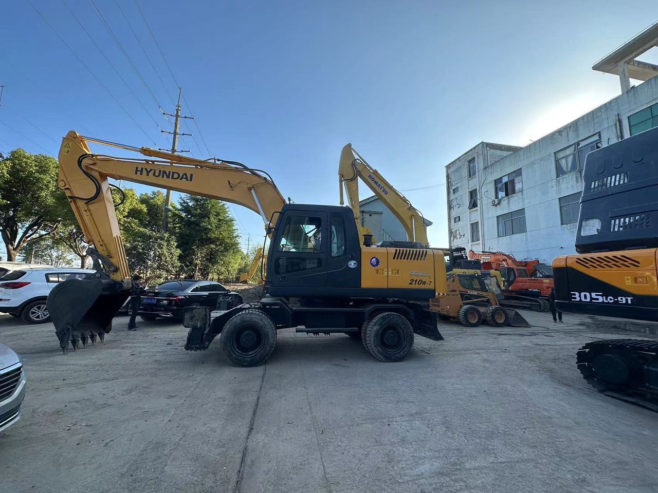 2022 Hyundai R210W-7 wheel excavator side view