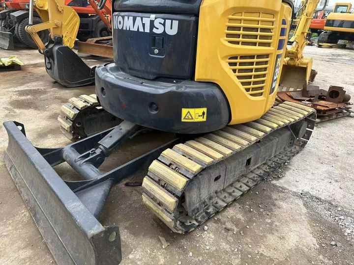 2011 Komatsu PC35MR mini excavator rear view 2011 Komatsu PC35MR mini excavator rear view