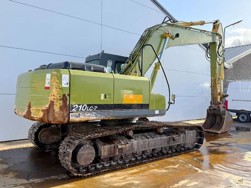 2007 Hyundai 210LC-7 crawler excavator, rear three-quarter view 2007 Hyundai 210LC-7 crawler excavator, rear three-quarter view