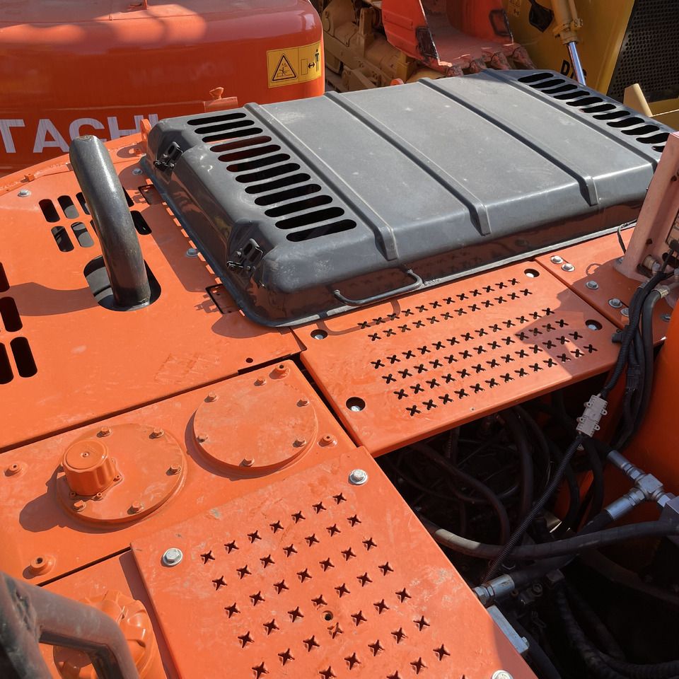 2022 Doosan DX140LC-9C crawler excavator engine compartment view 2022 Doosan DX140LC-9C crawler excavator engine compartment view