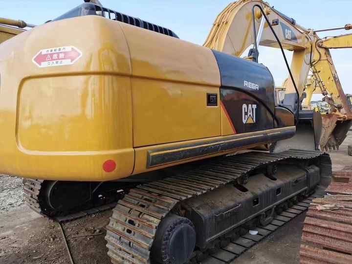 2026 Caterpillar 325D crawler excavator rear three-quarter view
