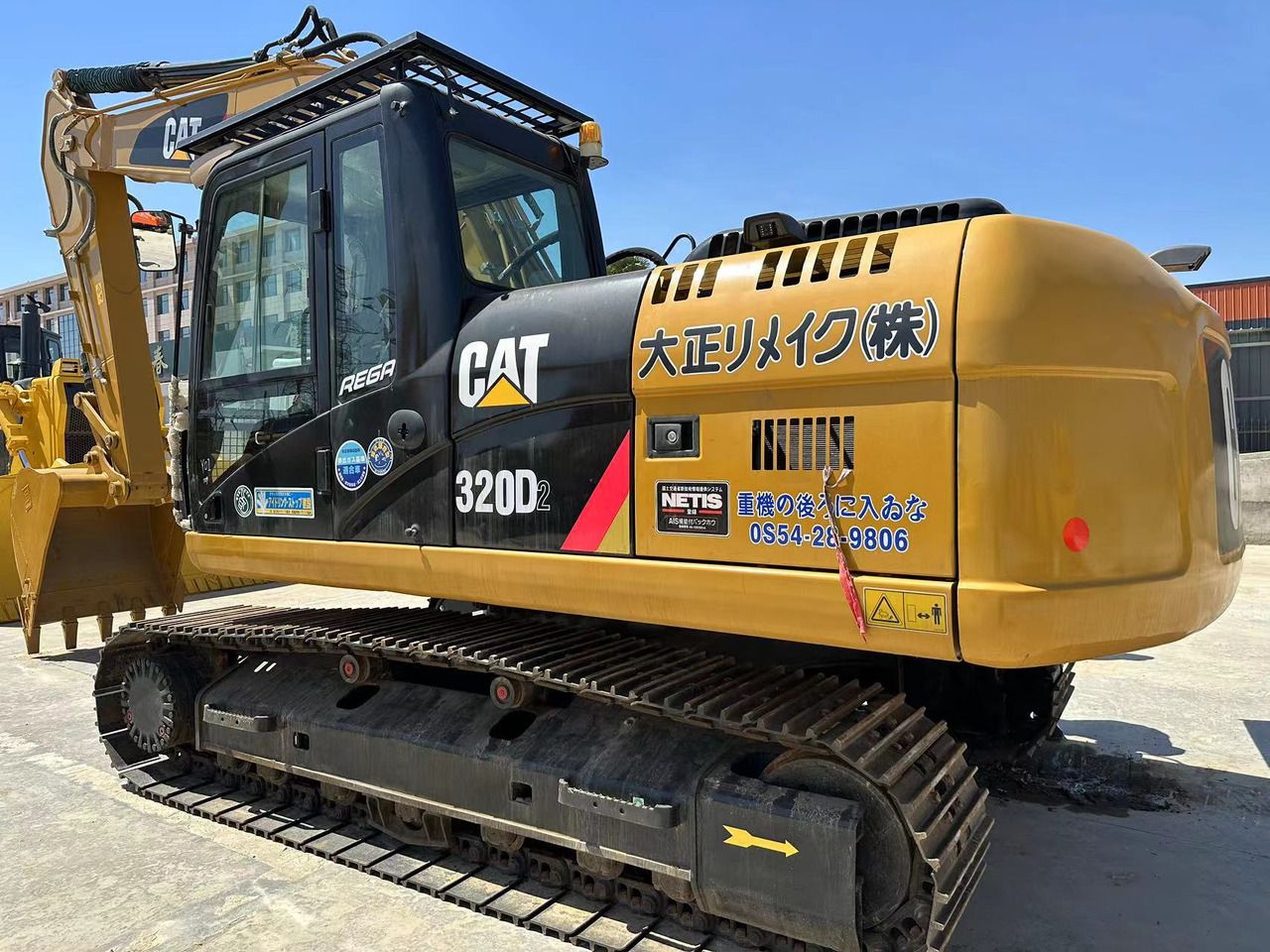 2025 Caterpillar 320D2 crawler excavator, side profile view