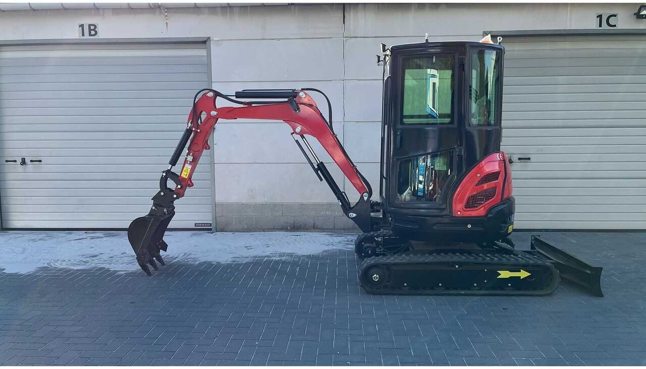 2026 DMPRO DM25J mini excavator, side view 2026 DMPRO DM25J mini excavator, side view