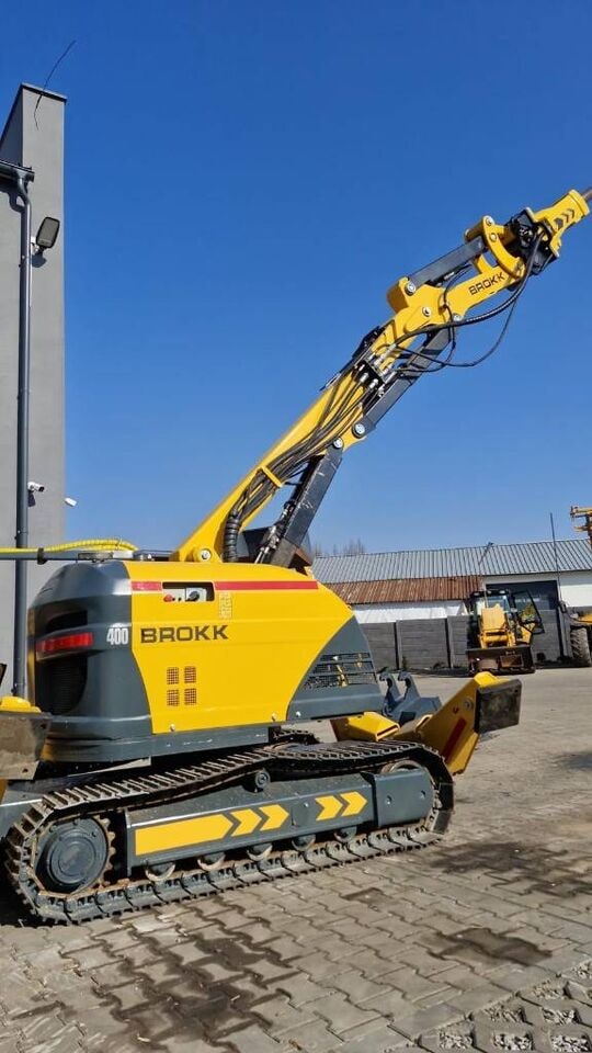 2018 Brokk 400 demolition excavator, side profile view 2018 Brokk 400 demolition excavator, side profile view