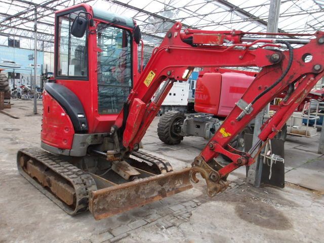 2017 Yanmar VIO25-6 mini excavator, side view 2017 Yanmar VIO25-6 mini excavator, side view