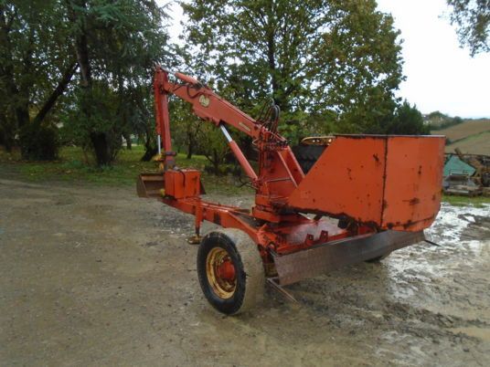 1995 Ceres 3000 excavator, rear three-quarter view