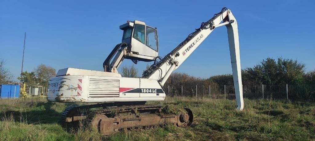 2004 Atlas 1804 LC material handler, side profile view 2004 Atlas 1804 LC material handler, side profile view